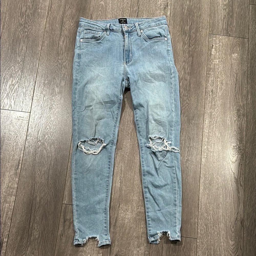 Just black light wash distressed raw hem skinny jeans 26
